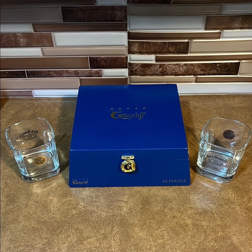 Blue Graycliff Cigar Box with jack daniels Glasses Set